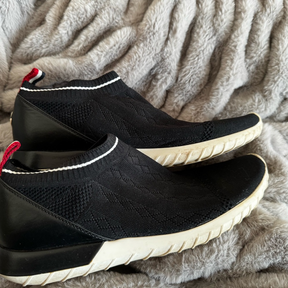 Moncler Sneakers✨ Size 39